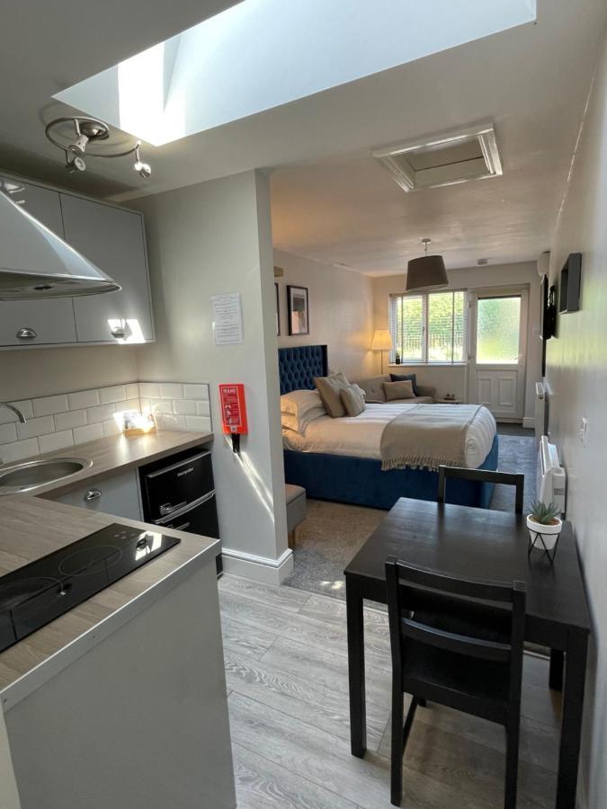 Cannock Hotel Apartments Exterior foto